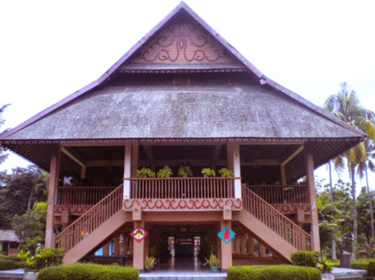 Rumah Adat Bolaang Mongondow