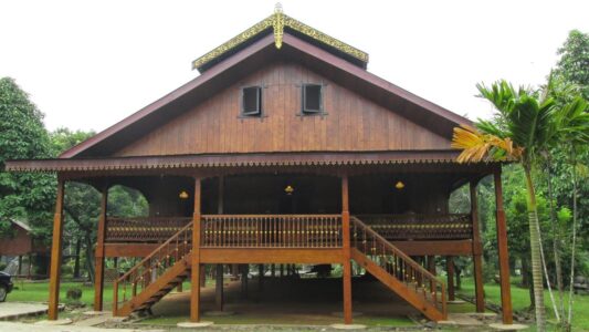 rumah pewaris rumah adat sulawesi utara